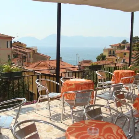 Delle Ondine Отель Телларо